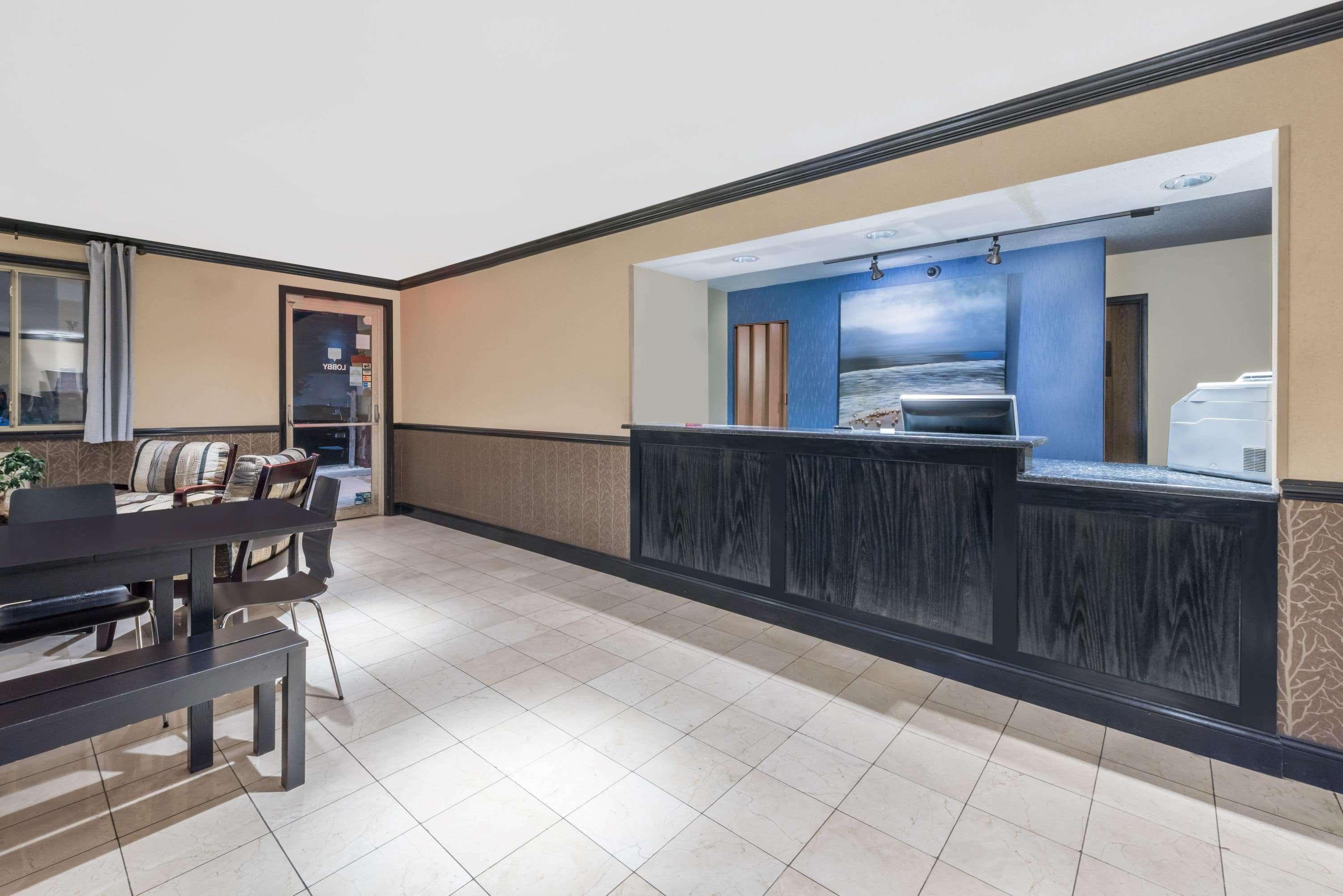 Super 8 By Wyndham Hanover Exterior photo